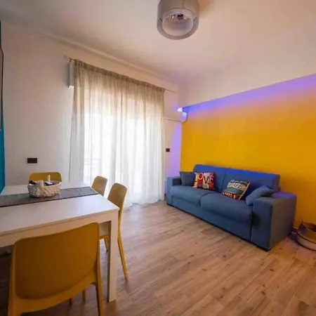 Lägenhet Queen's House Vicino Il Mare