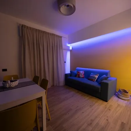 Queen's House Vicino Il Mare Lägenhet