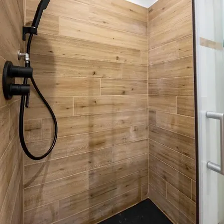 Lägenhet Queen's House Vicino Il Mare