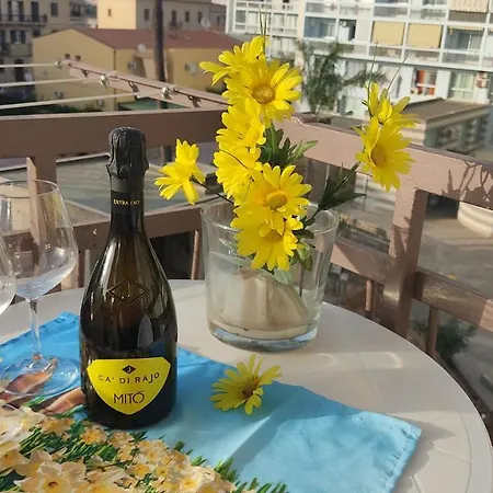 Lägenhet Queen's House Vicino Il Mare Cefalù